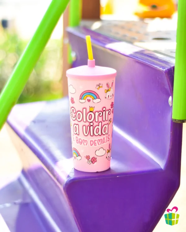 Copo Plástico 500 ml c/ Canudo “Colorir a Vida” Rosa - Imagem 3