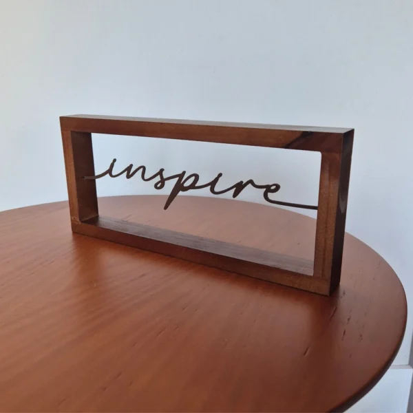 Enfeite Decorativo Inspire – Aço Marrom Fosco Base Pinus